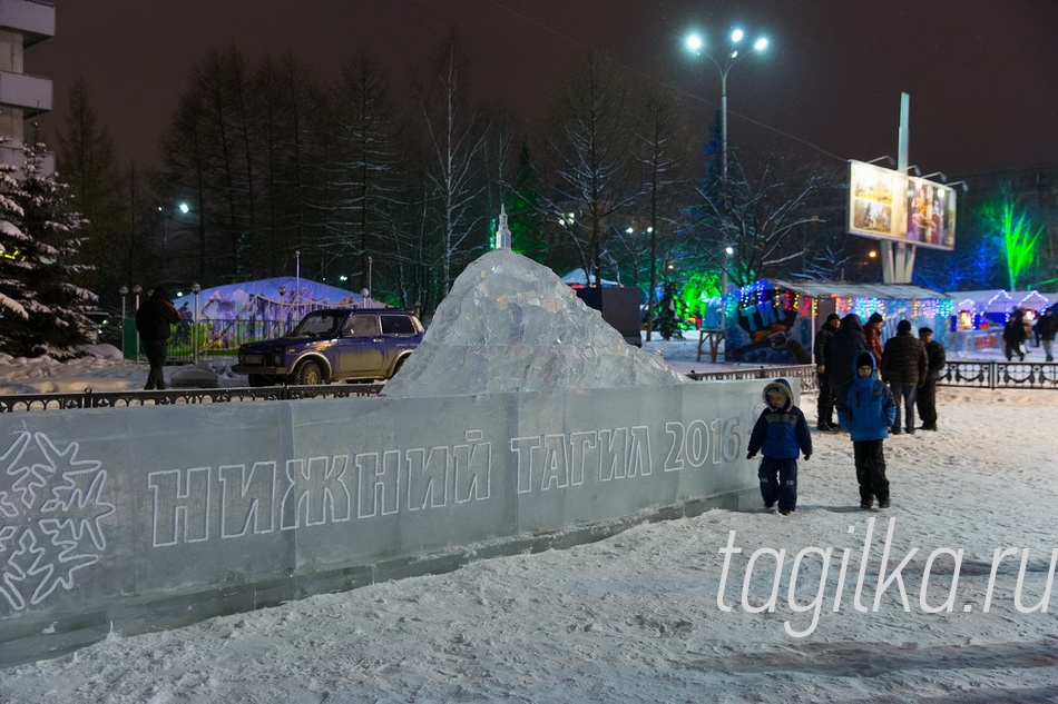Засияла огнями главная ёлка на Театральной площади.