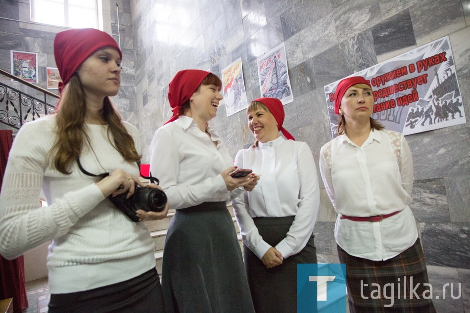 Городской архив. Выставка посвященная 100летию Великой Октябрьской Революции 1917 года