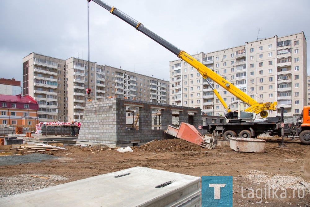 Строительсво детского сада на ул. Захарова .