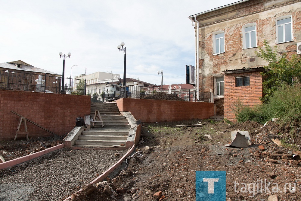 Сквер парковой скульптуры советского периода