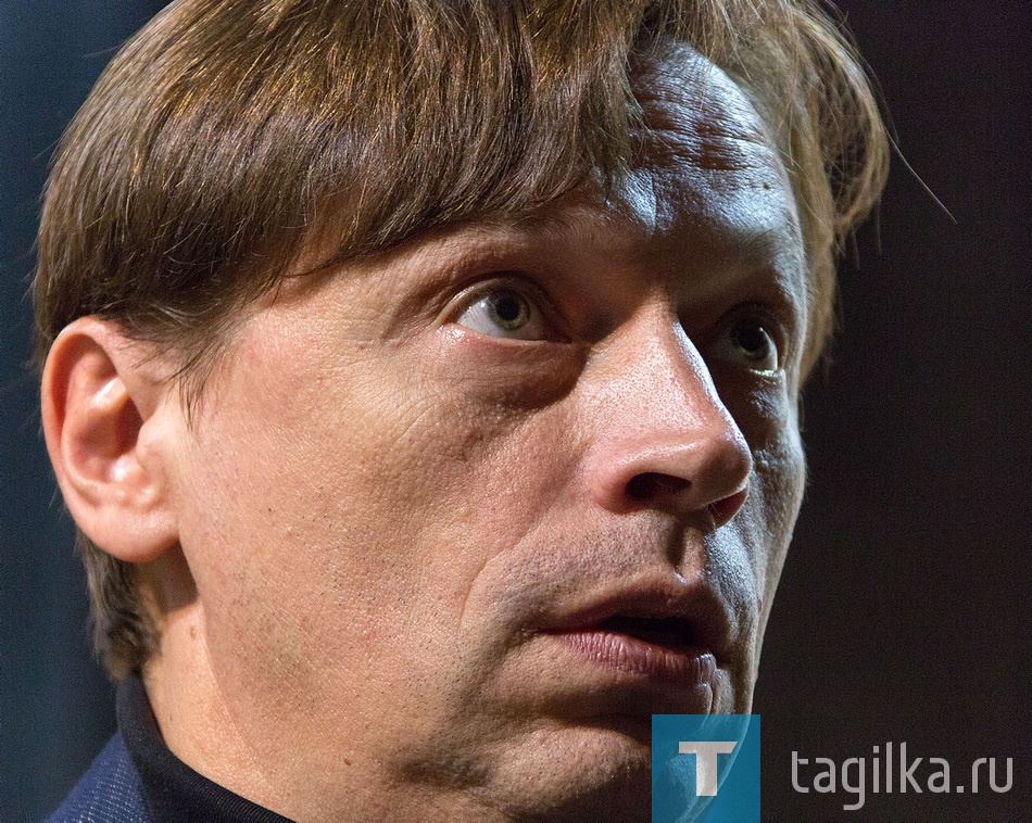 «Тартюф»

О «Тартюфе» тагильчане мечтали давно.

- Все как-то не складывалось, - признался художественный руководитель театра Игорь Булыгин. – То актера нет, подходящего на роль Тартюфа, то еще что-нибудь. А сейчас – время «тартюфов», и все сложилось.