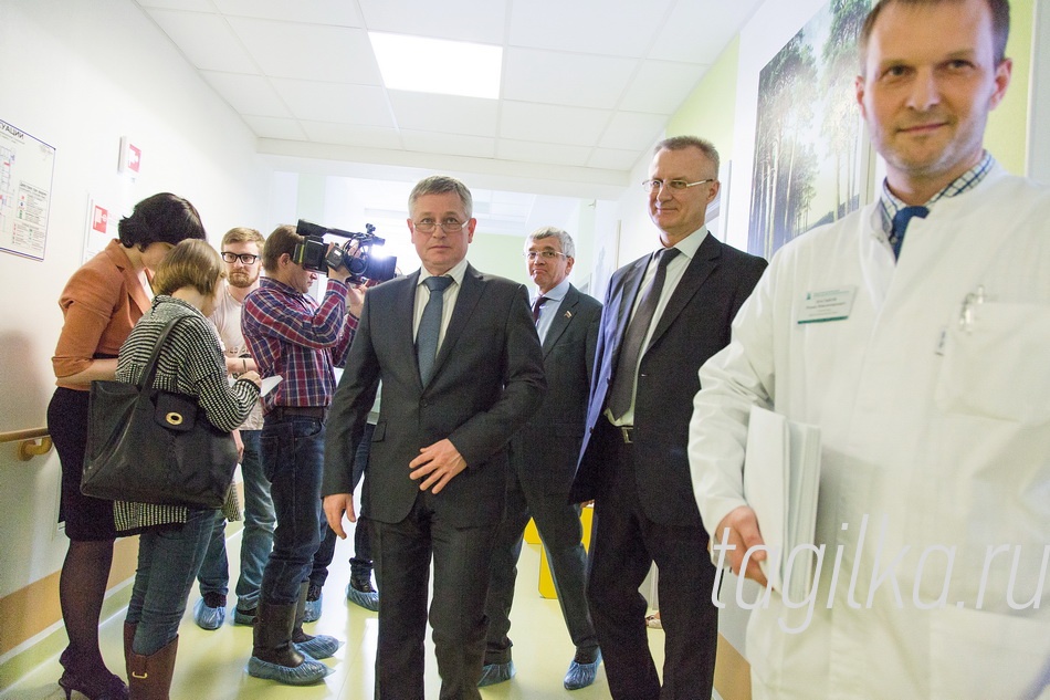 Госпиталь.

В конце прошлой недели с новой остротой возникла тема квот для Уральского-клинического реабилитационного центра (УКРЦ). В нижнетагильской клинике побывал советник председателя Федерального фонда ОМС Игорь Селезнев и руководители ТФОМС нескольких российских регионов.
