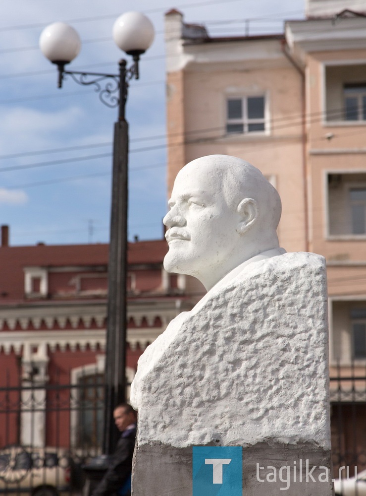 Сквер парковой скульптуры советского периода