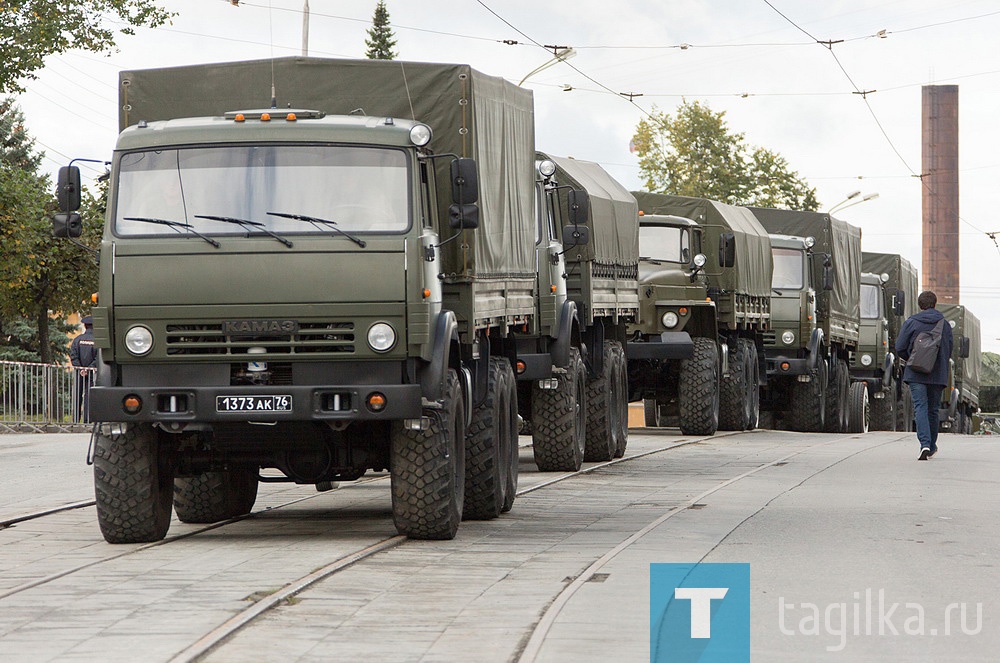Все готово к началу прохождения военной техники по главной улице города