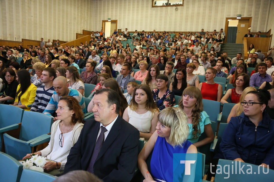 Выпускники нижнетагильского филиала УрФУ получили «билет во взрослую жизнь»
