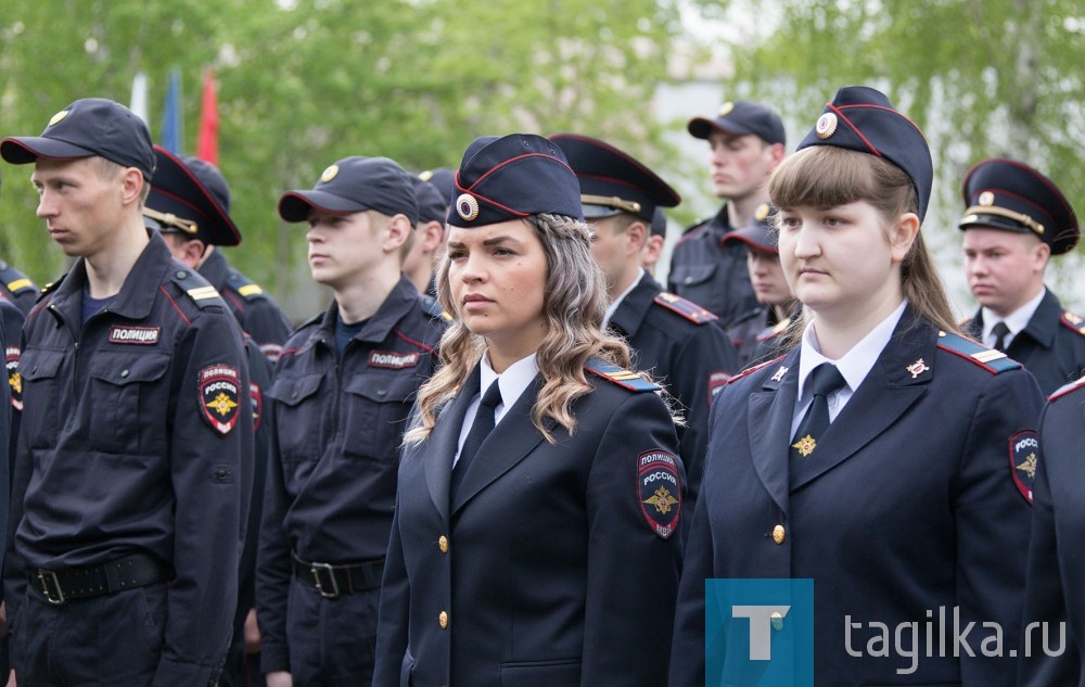 Молодые полицейские приняли присягу