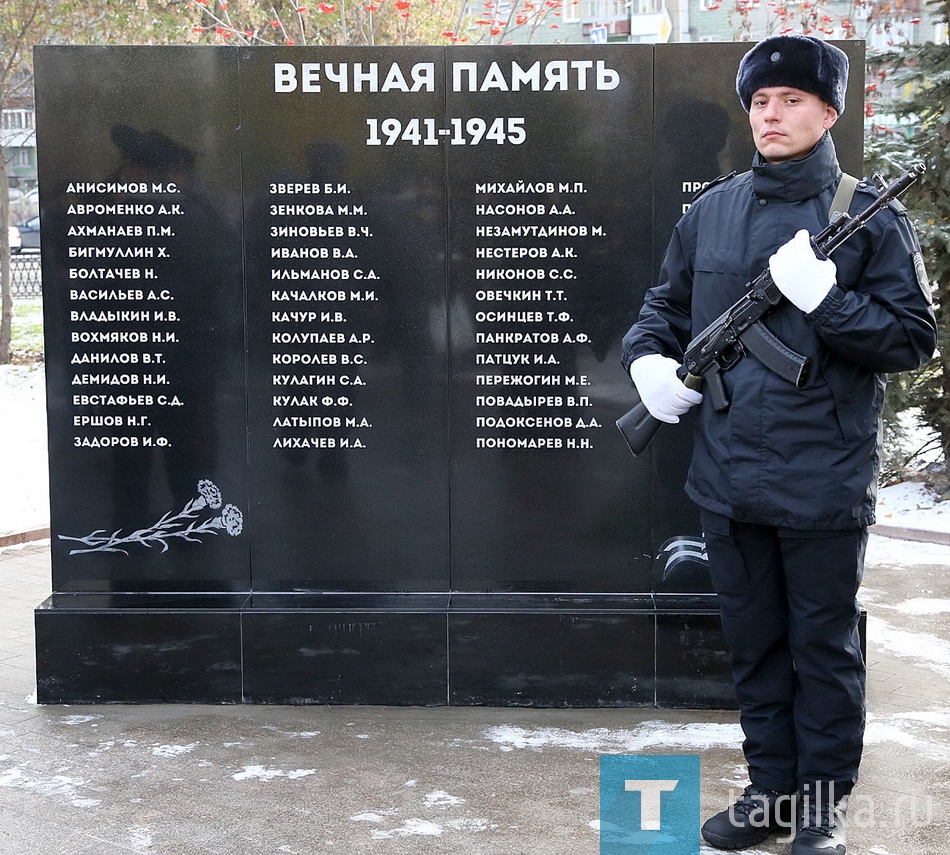 Открытие обелиска "Солдатам правопорядка".