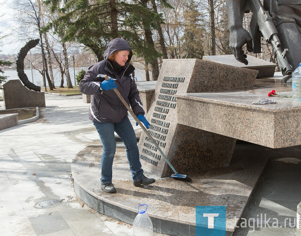 В Нижнем Тагиле приводят в порядок городские памятники