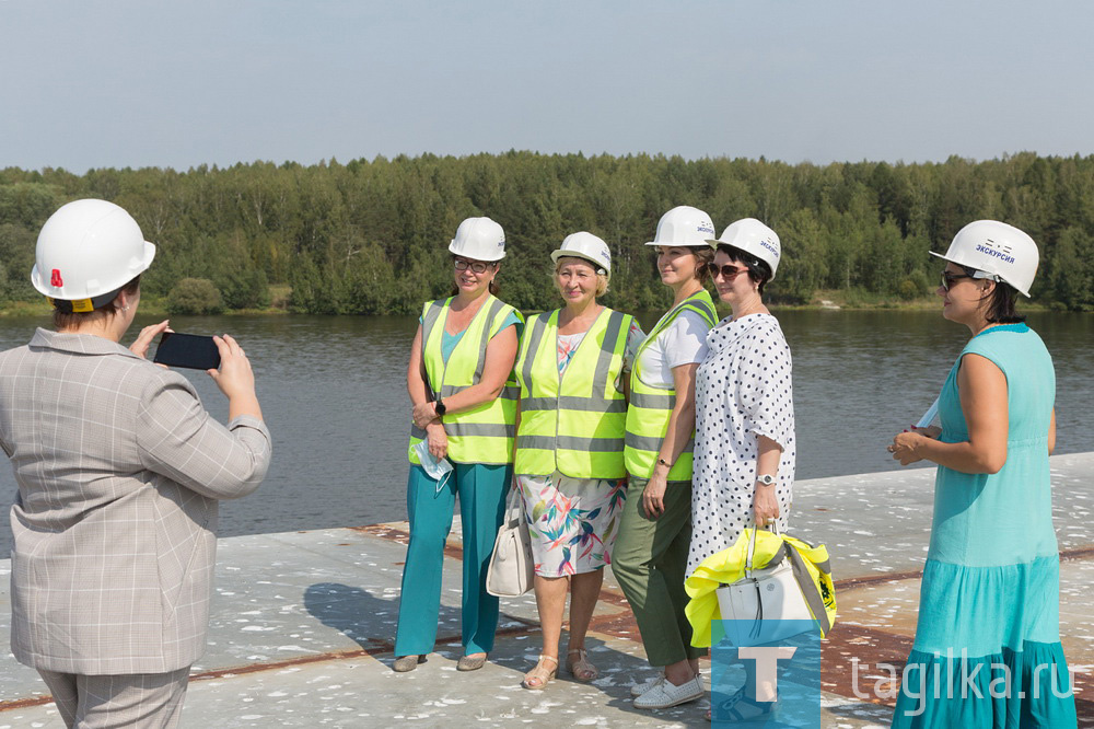 Строительство моста через Тагильский пруд продолжается круглосуточно, без перерывов и выходных