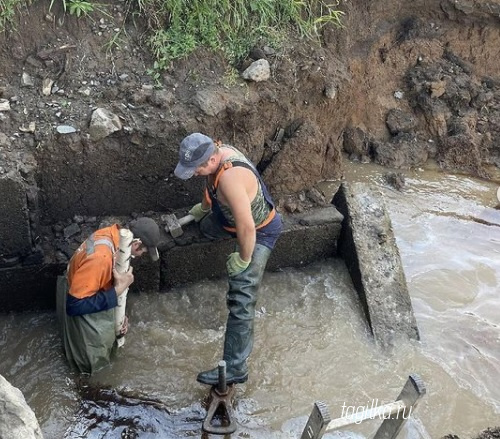 В Нижнем Тагиле подрядчики, проводившие работы по замене ввода холодной воды, повредили магистральный водовод