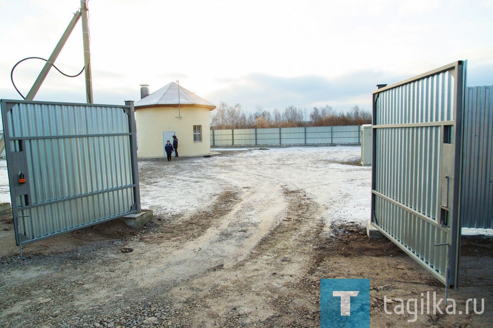 Новую канализацию в поселке Покровском запустили, но в эксплуатацию пока не сдали.