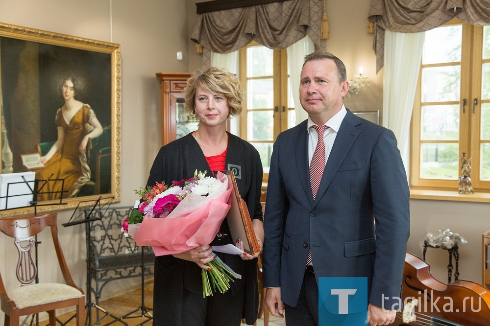 Владислав Пинаев вручил награды победителям смотра-конкурса ко Дню города