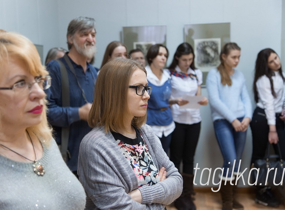 «Таинственно шумит лесная тишина…» Графика.