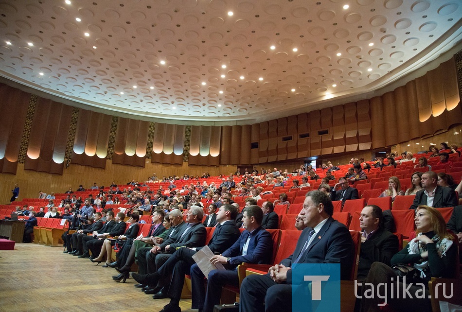 Сегодняшнее предварительное партийное голосование «Единой России» собрало представителей различных возрастов, профессий и сфер деятельности