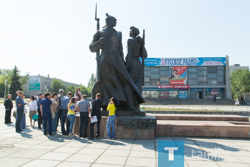 Площадь у Современника. Благоустройство.

Как подчеркнул глава города Сергей Носов,
создан проект временного благоустройства. Ка-
питальным займутся строители культурно-развле-
кательного центра, который должен вырасти на
месте «Современника».