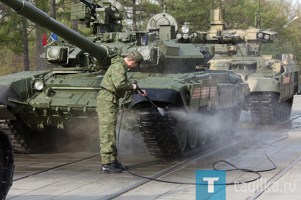 Подготовка военной техники для участия в параде Победы