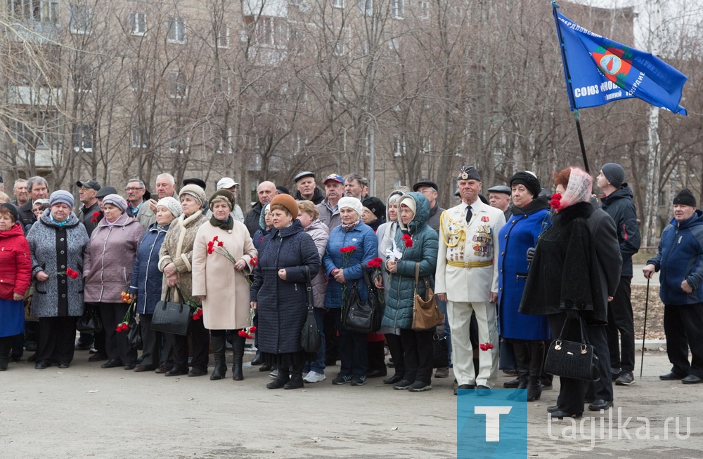 Из Нижнего Тагила на ликвидацию аварии на ЧАЭС было официально призвано 474 человека. Уезжали в Чернобыль и добровольцы, командированные предприятиями и организациями города. 

Антон Исаев
Фото Сергея Казанцева