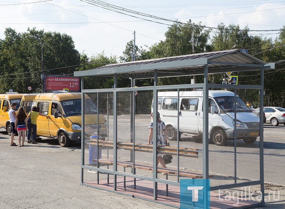 Остановка к/т Современник

До конца года планируется установить 56 подобных
объектов, в первую очередь – на конечных остановках
общественного транспорта. В Тагилстроевском районе
оборудуют 23 комплекса, 17 - в Дзержинском и 16 - в Ле-
нинском.

Татьяна ШАРЫГИНА
ФОТО СЕРГЕЯ КАЗАНЦЕВА