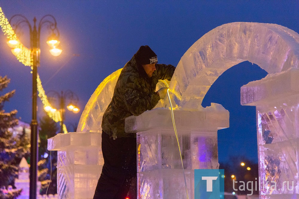 Строительство ледового городка. 22.12.2020