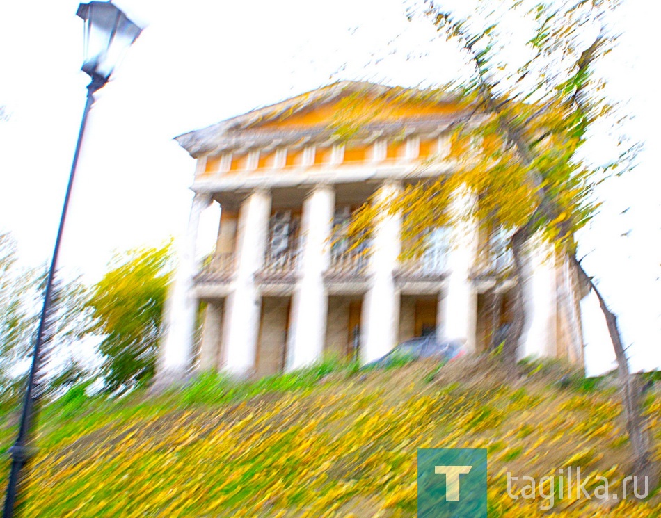 Утопая в золоте осени...