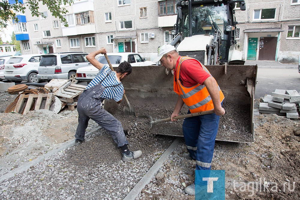 Благоустройство дворов на улице Ермака