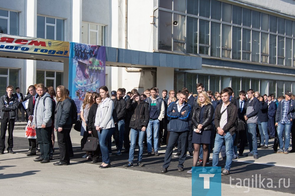 Торжественная линейка в честь начала учебного года в Нижнетагильском филиале УрФУ