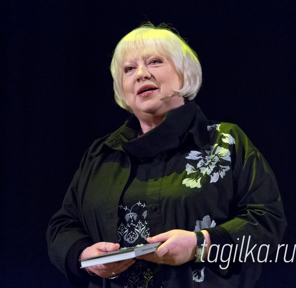 «Возьмемся за руки, друзья…». Концерт Светланы Крючковой
