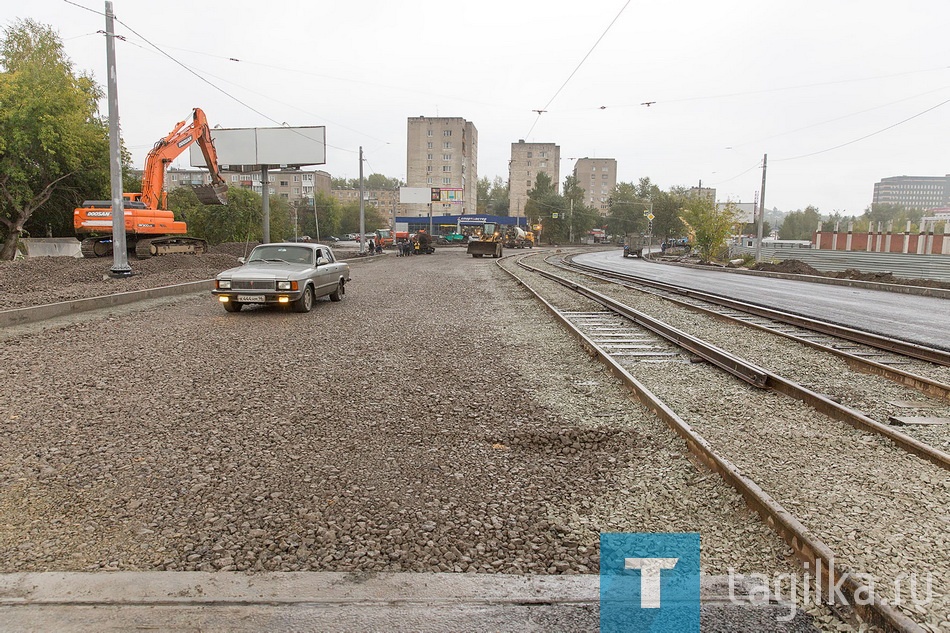 На мосту по улице Фрунзе в Нижнем Тагиле сегодня проведены технические испытания. Строители определяли поведение пролетов и конструкций под максимальной нагрузкой.
