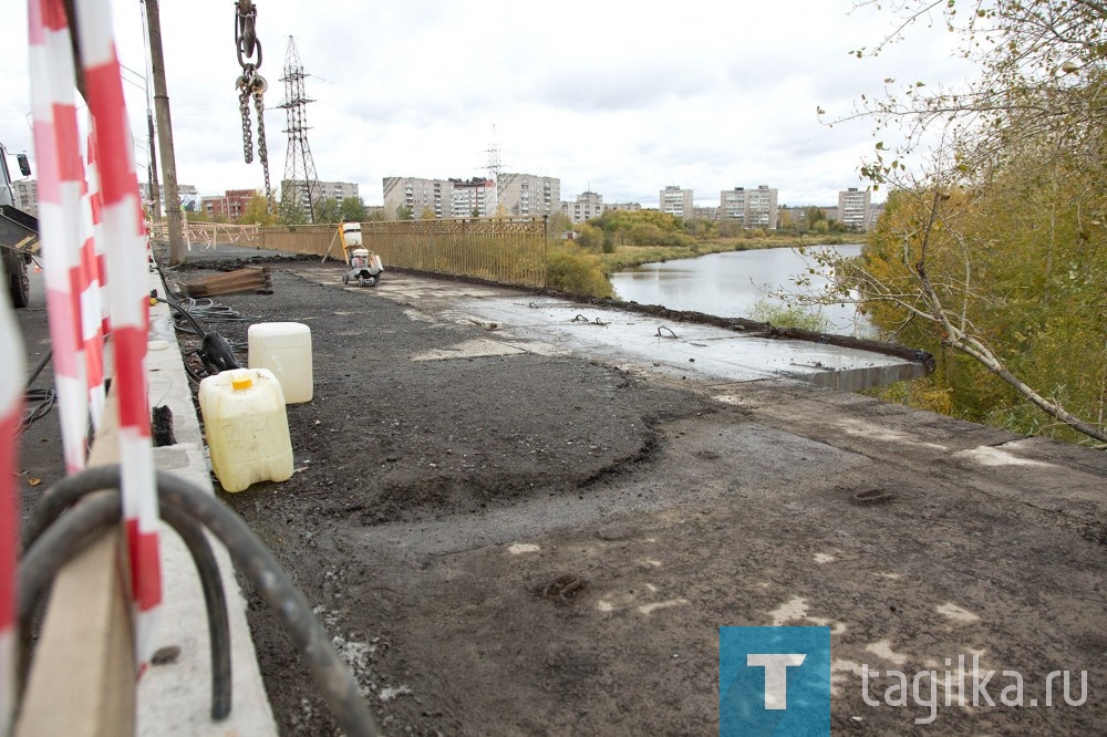 Ремонт дорог завершат в срок

На улице Космонавтов идет ремонт тротуаров на мосту.

Татьяна Шарыгина
Фото Сергея Казанцева