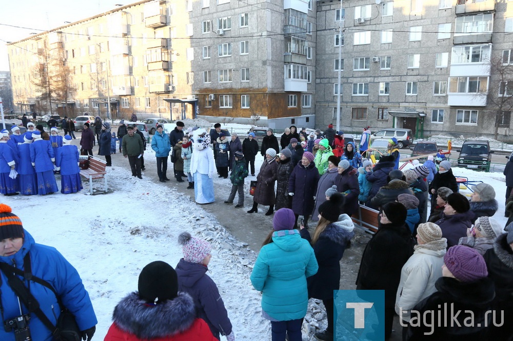 В  благоустроенных дворах прошли праздничные мероприятия