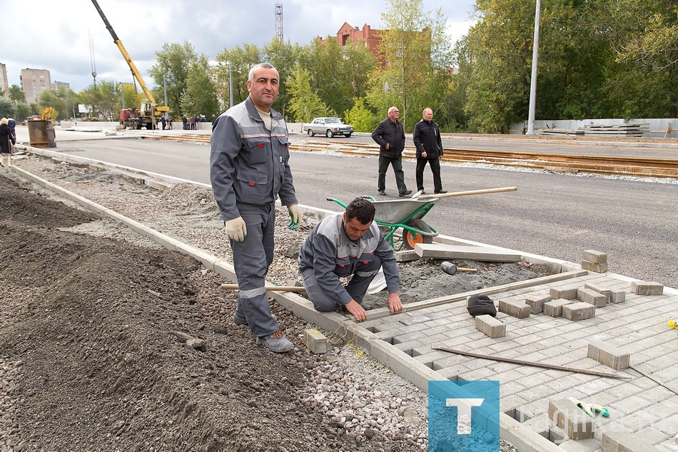 Прошедшее во вторник под
руководством мэра Сергея
Носова выездное совещание
по реконструкции моста на ул.
Фрунзе добавило позитива в
ближайшую перспективу его
открытия.