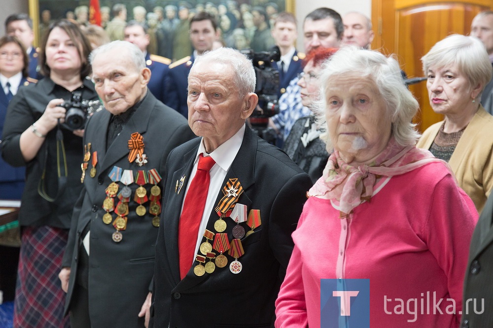 Памятные медали «75 лет Победы в Великой Отечественной войне 1941 – 1945 гг.» были награждены ветераны Уралвагонзавода.