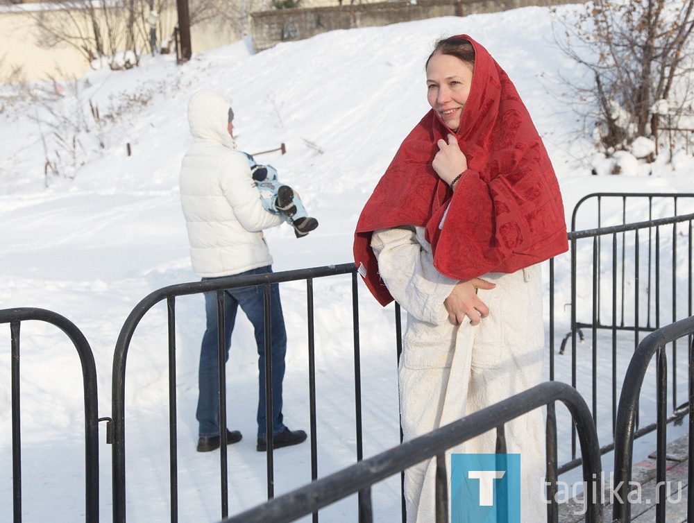 В Нижнем Тагиле проходят крещенские купания