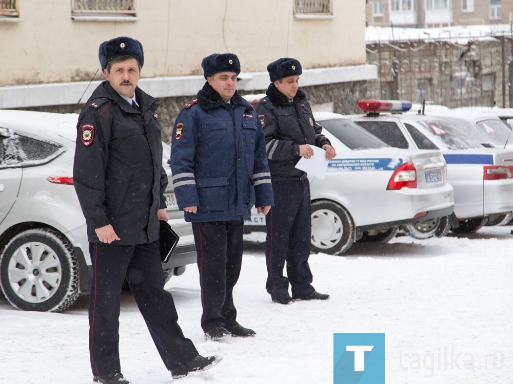 Почти 150 сотрудников ГИБДД и полиции дежурят сегодня на пешеходных переходах Нижнего Тагила