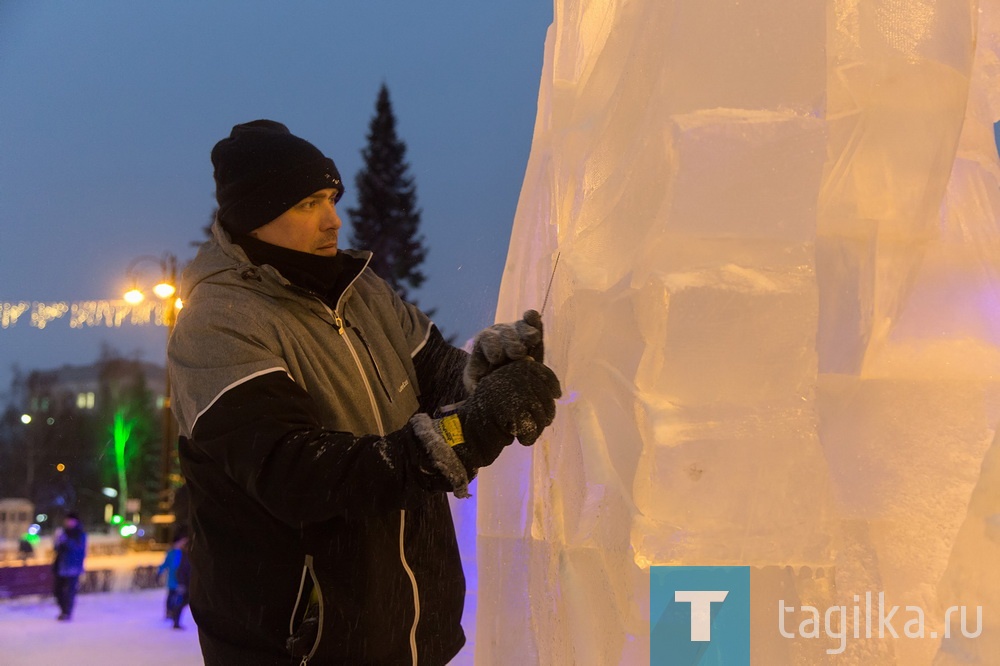 Строительство ледового городка. 22.12.2020