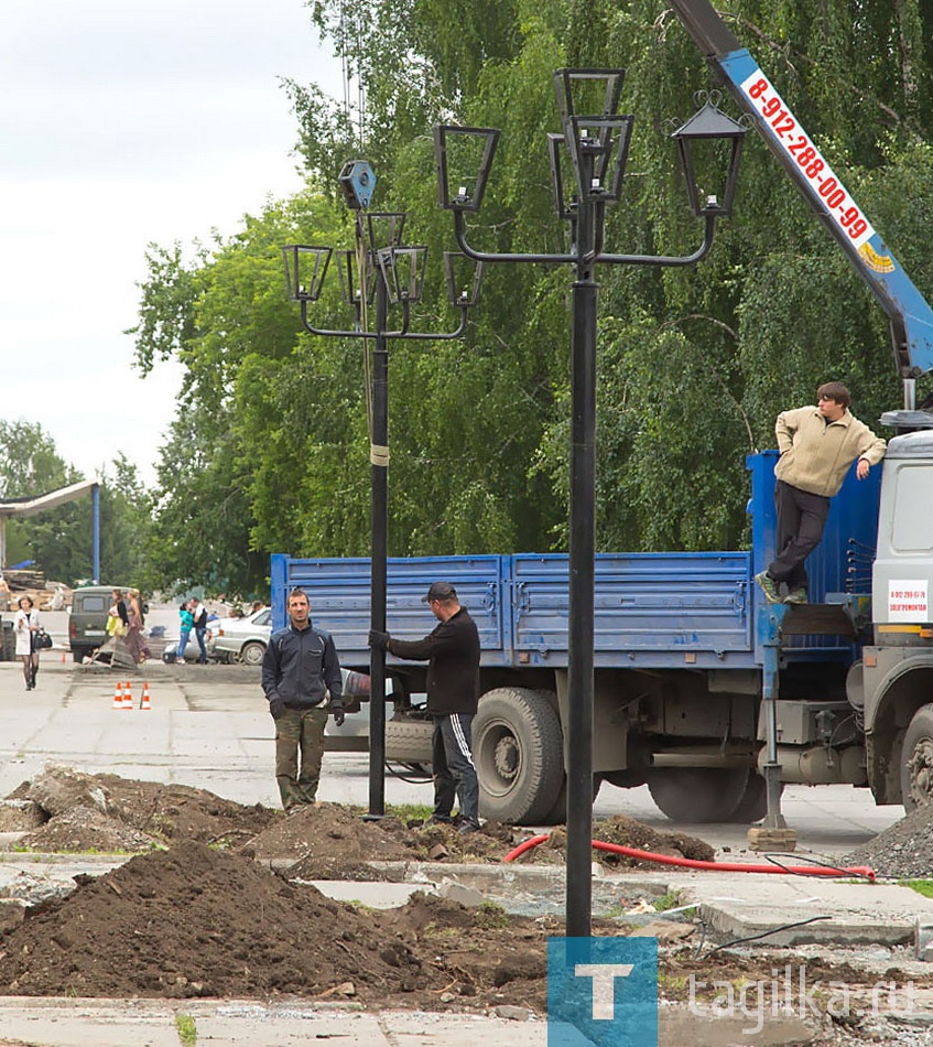 Реконструкция. Площадь у Современника. 01.07.2016.