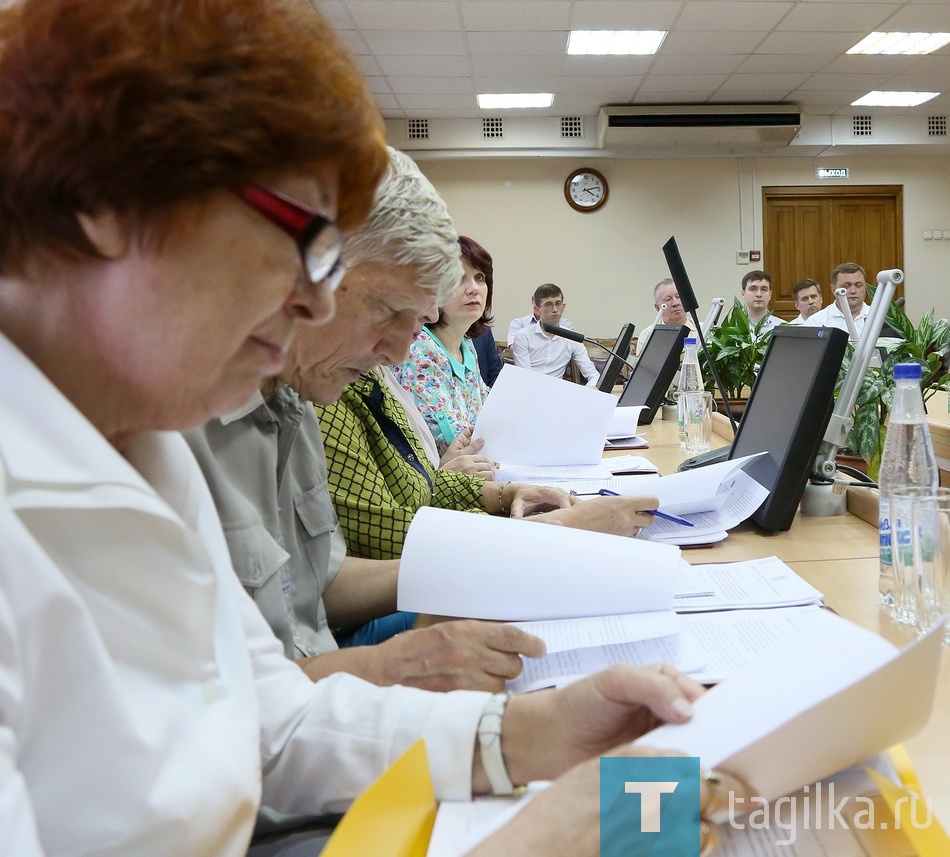 Регистрация кандидатов на выборы мэра и депутатов в городскую Думу.