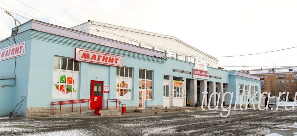 Торговый комплекс «Центральный».

Глава города Сергей Носов провел объезд территории Ленинского района, во время которого посетил два универсальных рынка, сообщает пресс-служба мэрии.
