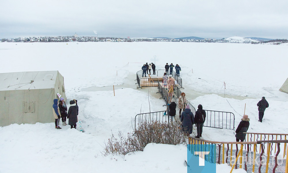 В Нижнем Тагиле проходят Крещенские купания