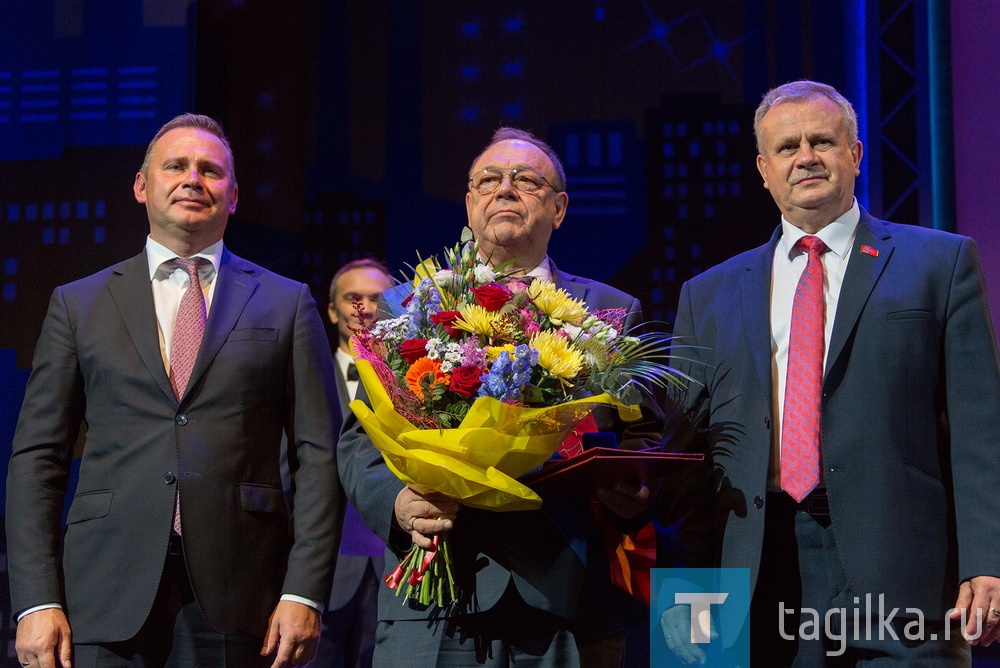 В драматическом театре прошло торжественное собрание к Дню города-2019