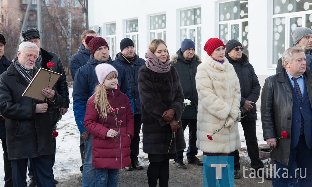 В Нижнем Тагиле торжественно открыли памятную доску в честь Евгения Зудова