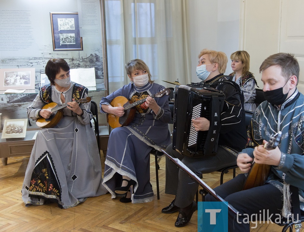 Выставка расскажет о досуге тагильчан...