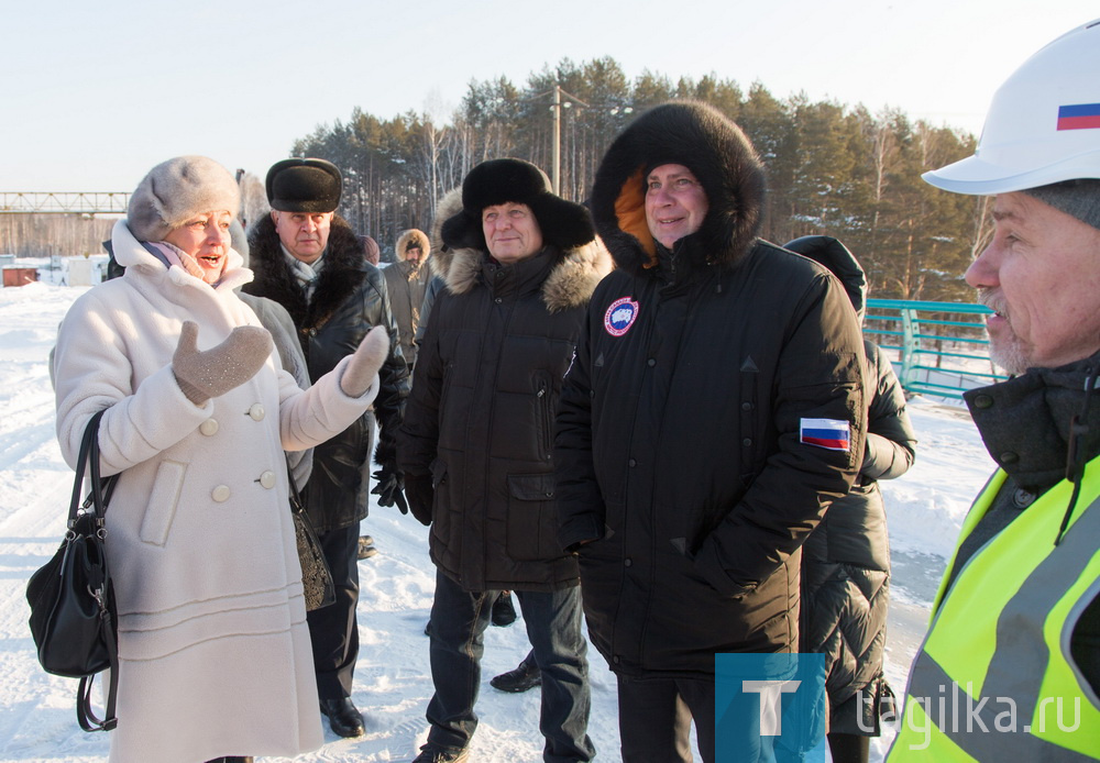 Новый мост соединил два берега Тагильского пруда