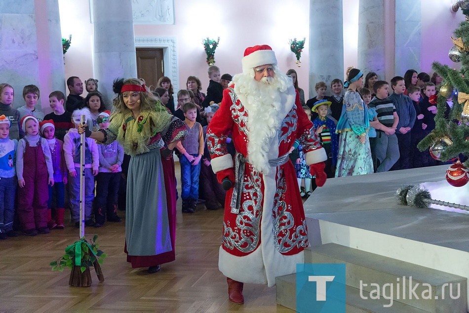Новогодний утренник. Драмтеатр.