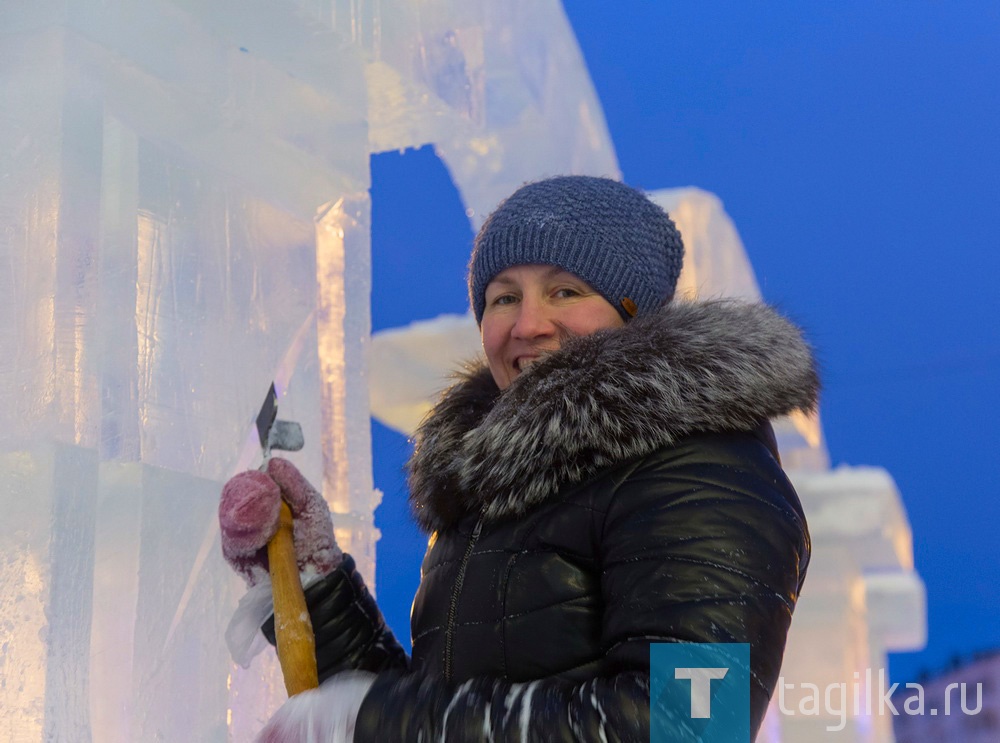 Строительство ледового городка. 22.12.2020