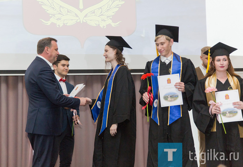 В Нижнем Тагиле вручили дипломы выпускникам технологического института (филиала) УрФУ