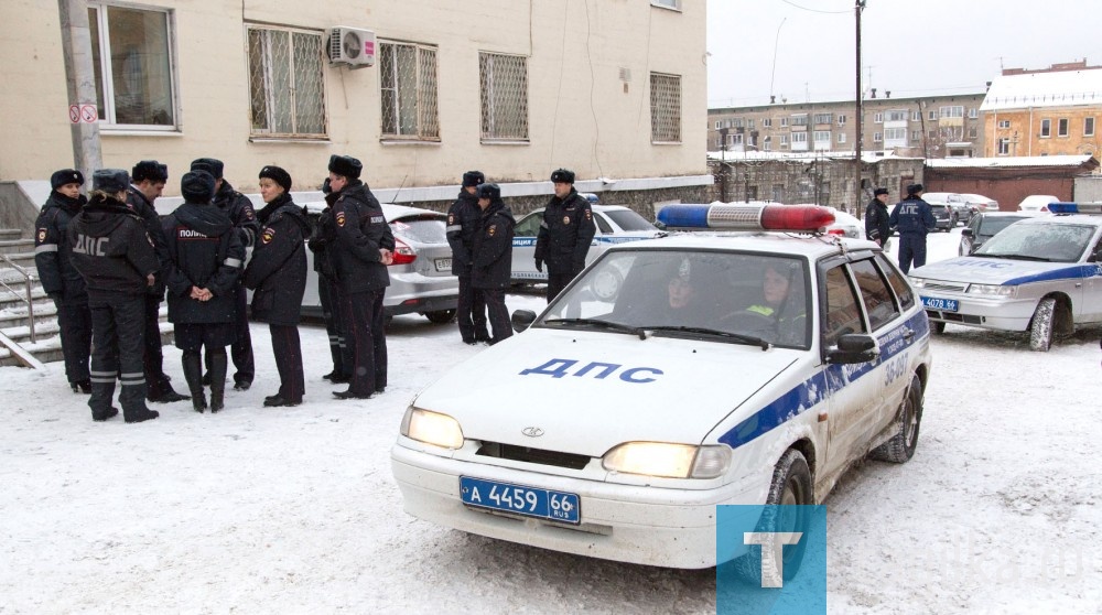 Сегодня более 150 сотрудников дорожно-патрульной службы и подразделения полиции по охране общественного порядка вышли на перекрестки города в рамках профилактического рейда, посвященному безопасности пешеходов.