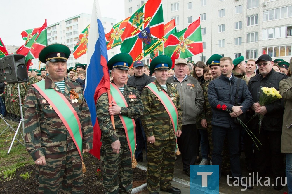 В парке Победы открыли монумент пограничникам
