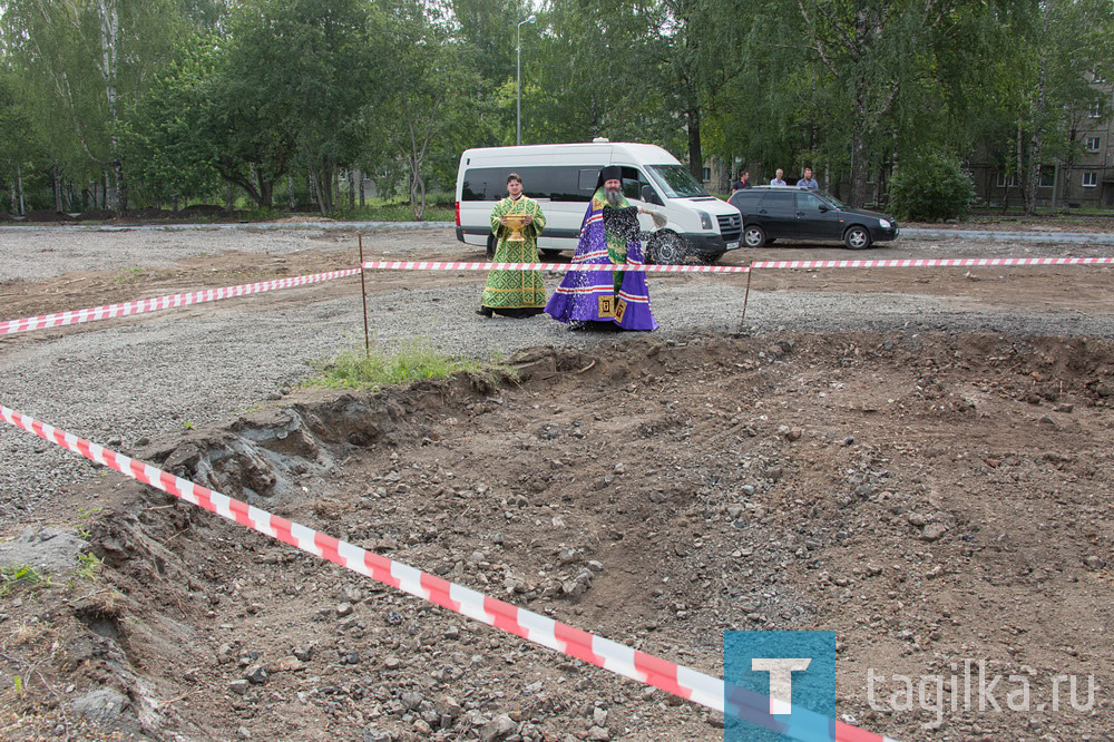 Молебен перед началом строительства часовни в сквере за ДК «Юбилейный»