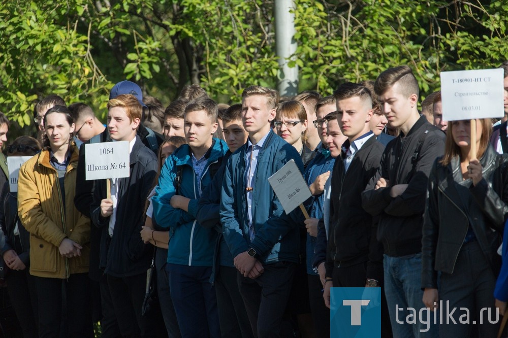 Торжественная линейка в честь начала учебного года в Нижнетагильском филиале УрФУ